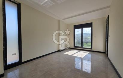 Sefa Çamlık Laka'da Site İçinde Satılık Müstakil Lüx 5+1 Villa