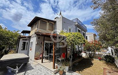 Urla Güvendik Mahallesi'nde Satılık 3+1 Dubleks Villa - Bahçeli