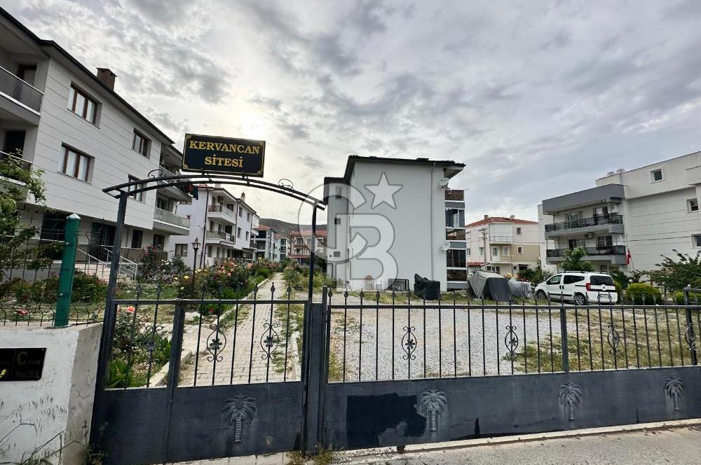 Yenifoça Site İçerisinde Kiralık 2+1 Daire