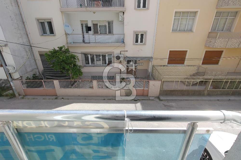 İZMİR ÇİĞLİ YENİMAHALLEDE 3+1+KİLER METROYA YAKIN SATILIK DAİRE