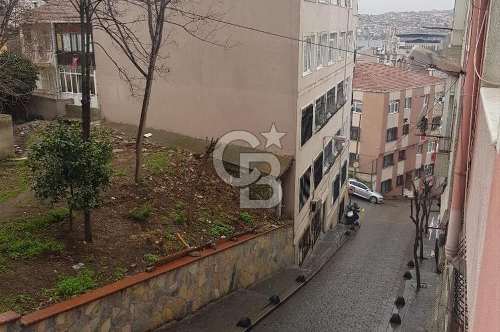 BEYOĞLU SURURİ'DE FERAH 2+1 DAİRE