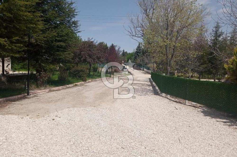 GÖLBAŞI İKİZCE MAH. ÇINAR SİTESİNDE SATILIK DEĞERLİ BAHÇE