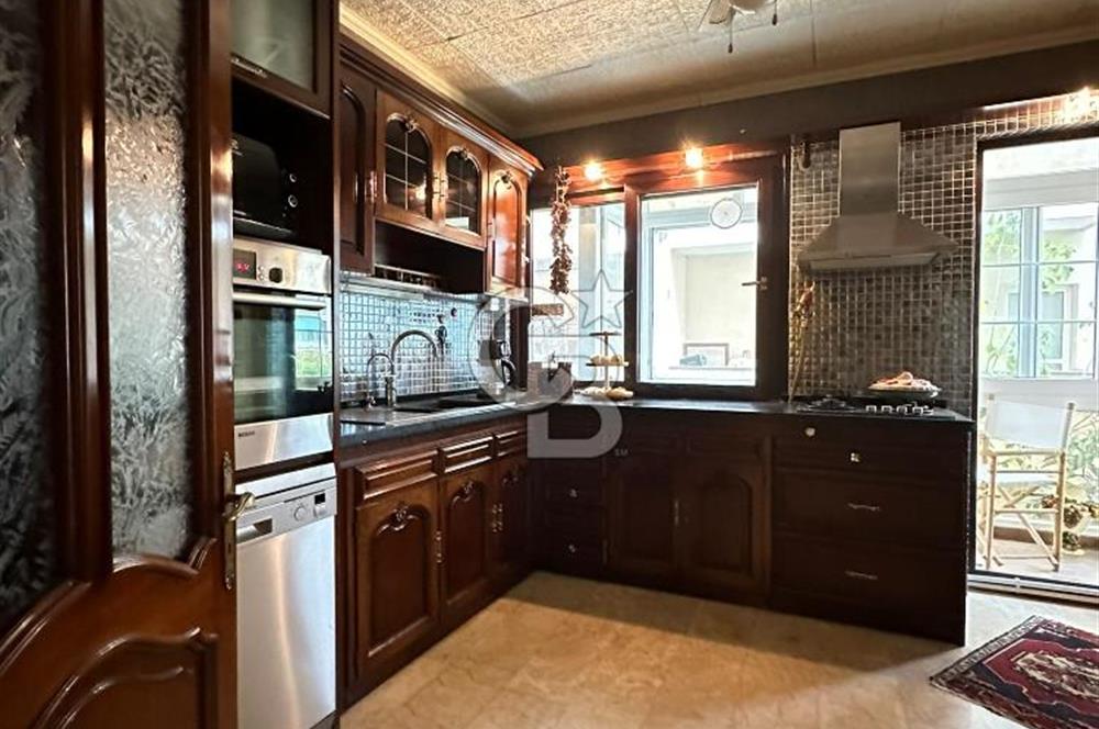Bostanlı Yıllar Market Sokağında 3+1 Kiralık GENİŞ Daire