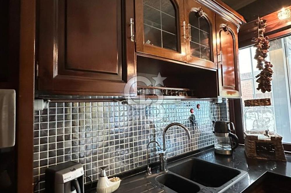 Bostanlı Yıllar Market Sokağında 3+1 Kiralık GENİŞ Daire