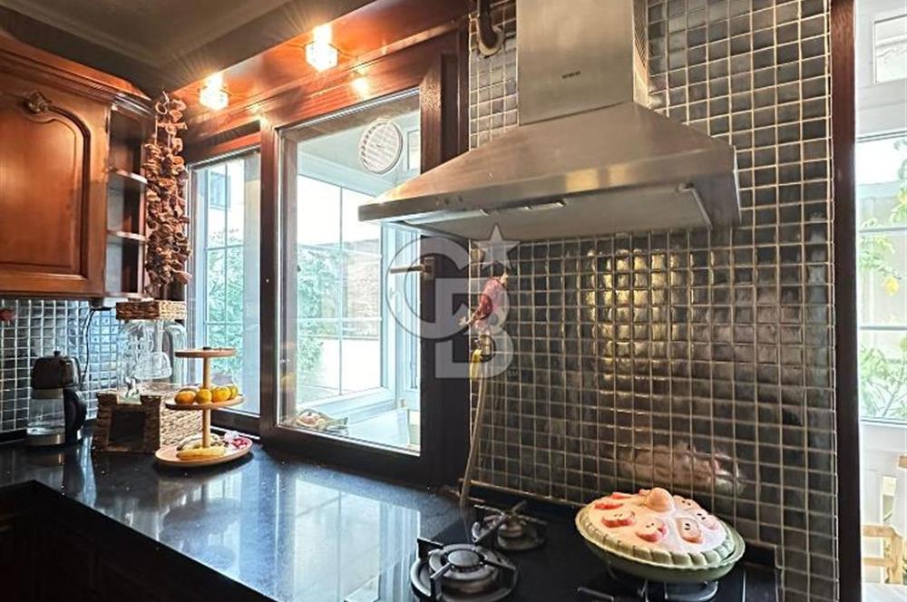 Bostanlı Yıllar Market Sokağında 3+1 Kiralık GENİŞ Daire