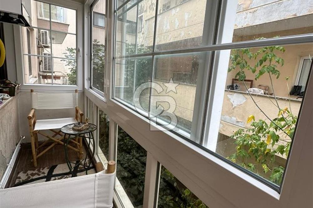 Bostanlı Yıllar Market Sokağında 3+1 Kiralık GENİŞ Daire