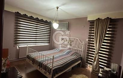 Bostanlı Yıllar Market Sokağında 3+1 Kiralık GENİŞ Daire