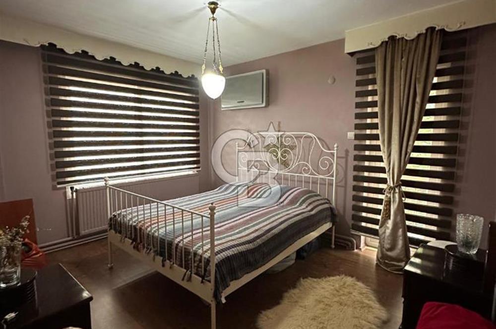 Bostanlı Yıllar Market Sokağında 3+1 Kiralık GENİŞ Daire
