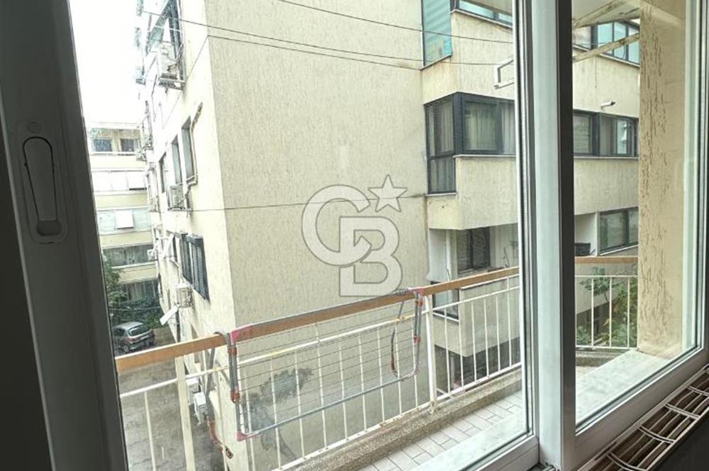 Bostanlı Yıllar Market Sokağında 3+1 Kiralık GENİŞ Daire