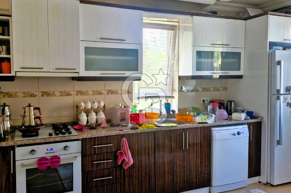 Balçova Çetin Emeç’te satılık 3 katlı Müstakil Genç Bina 