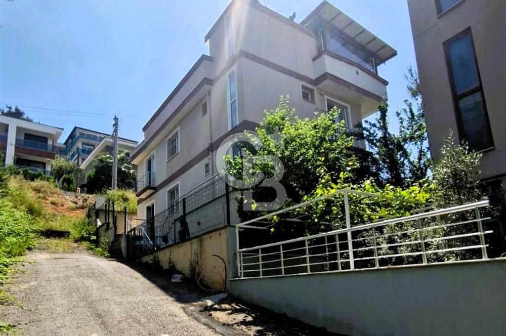 Balçova Çetin Emeç’te satılık 3 katlı Müstakil Genç Bina 