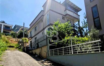 Balçova Çetin Emeç’te satılık 3 katlı Müstakil Genç Bina 