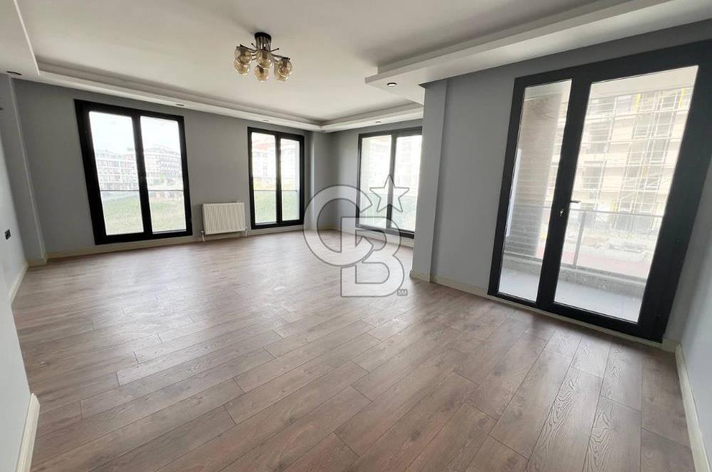 Beylikdüzü Es Marin Konaklarında 3+2 Satılık 0 Dublex Daire