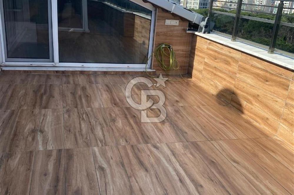Yakacık'ta Geniş Balkonlu ve Eşyalı Kiralık Teras Daire