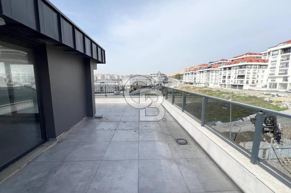 Beylikdüzü Es Marin Konaklarında 3+2 Satılık 0 Dublex Daire