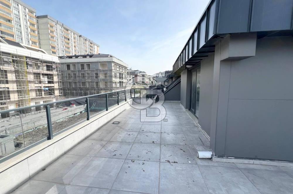 Beylikdüzü Es Marin Konaklarında 3+2 Satılık 0 Dublex Daire
