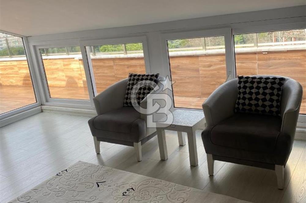 Yakacık'ta Geniş Balkonlu ve Eşyalı Kiralık Teras Daire