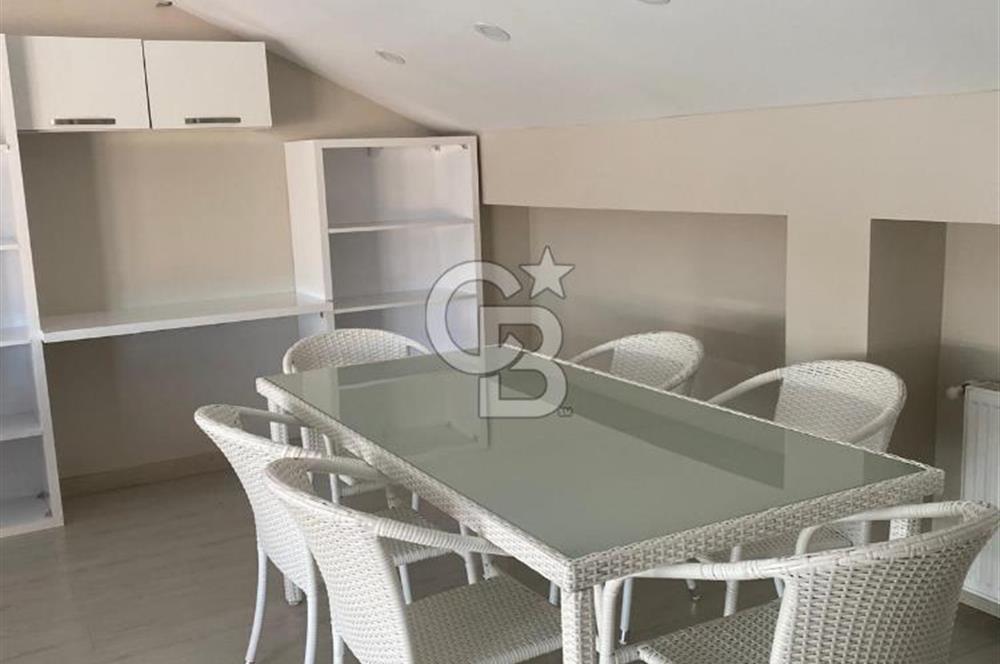 Yakacık'ta Geniş Balkonlu ve Eşyalı Kiralık Teras Daire