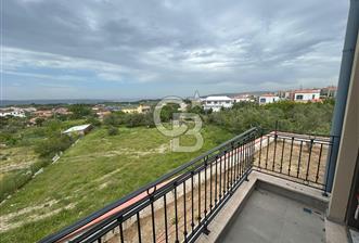 ÇANAKKALE ÇINARLI'DA DENİZ MANZARALI SATILIK VİLLA