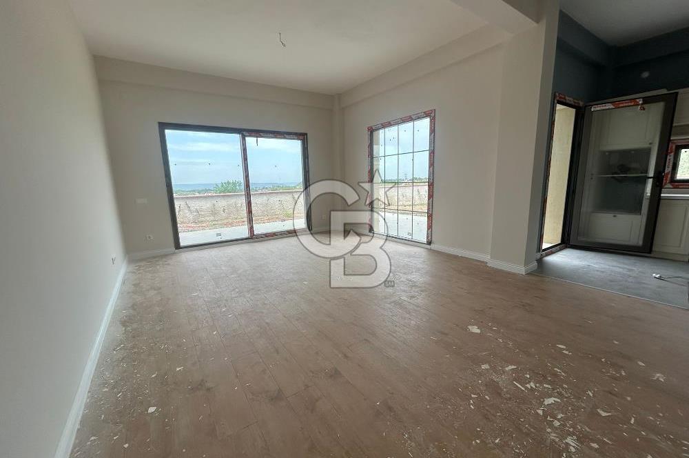 ÇANAKKALE ÇINARLI'DA DENİZ MANZARALI SATILIK VİLLA