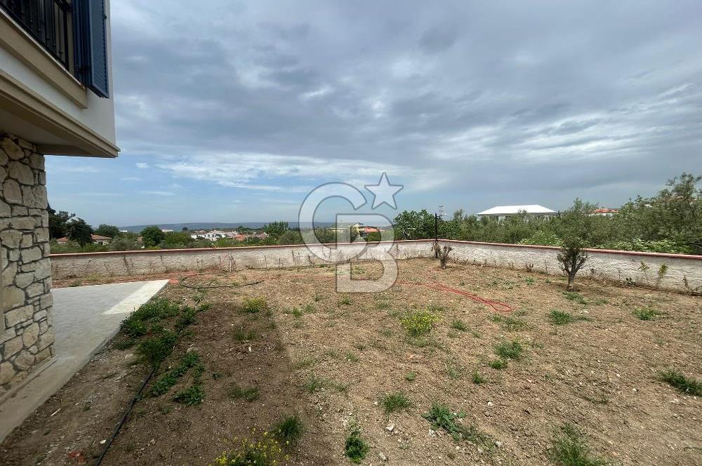 ÇANAKKALE ÇINARLI'DA DENİZ MANZARALI SATILIK VİLLA