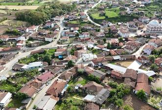 DOĞAYLA İÇ İÇE YAŞAM İÇİN TADİLATLIK KÖY EVİ!