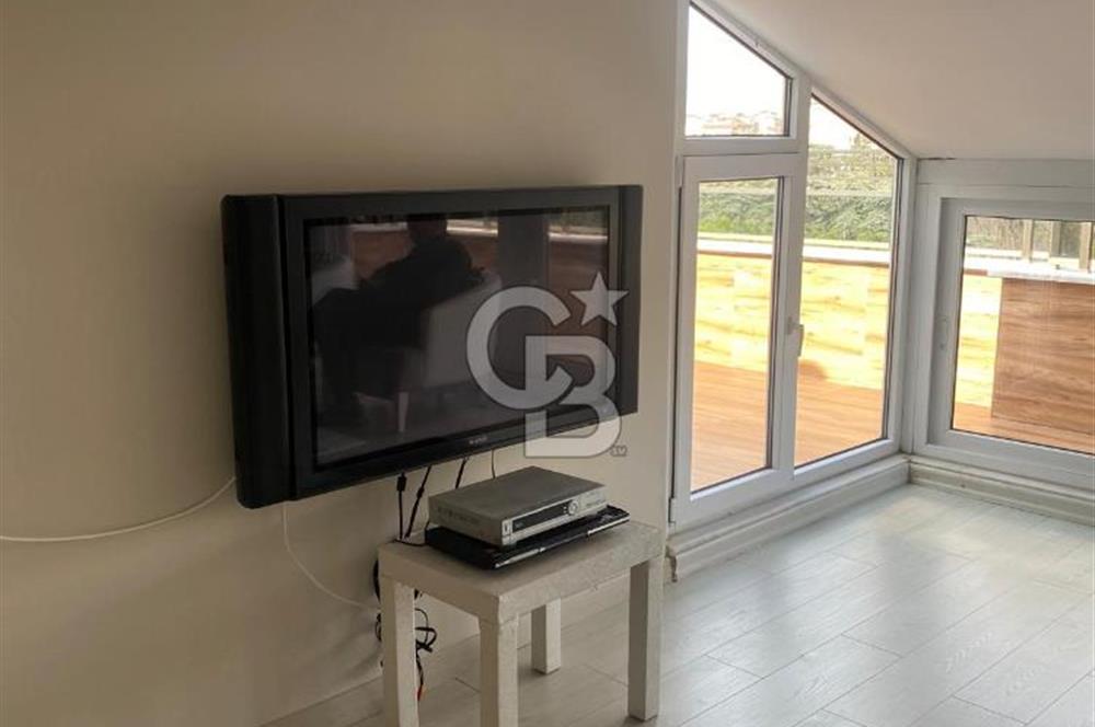 Yakacık'ta Geniş Balkonlu ve Eşyalı Kiralık Teras Daire