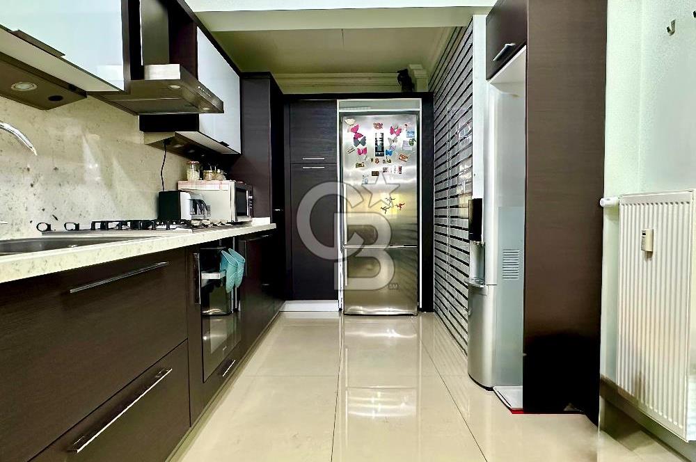Göztepe’de 3+1 140 M2 dogalgaz ısınma sistemli Daire