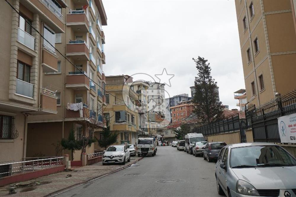 ümraniye inkılap mah. sitede 2 oda 1 salon 1 katta 85 m2 