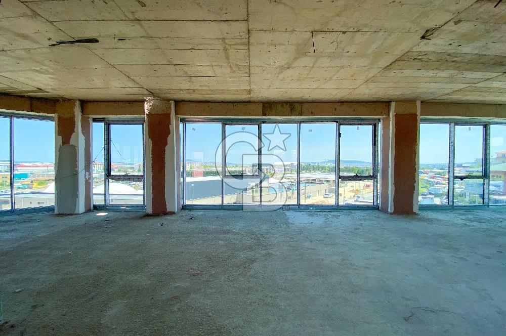 ATAŞEHİR FERHATPAŞA'DA 2.200 M2 KİRALIK PLAZA