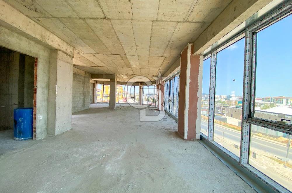 ATAŞEHİR FERHATPAŞA'DA 2.200 M2 KİRALIK PLAZA