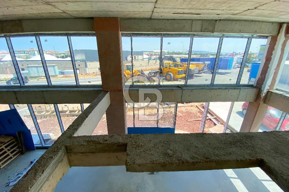 ATAŞEHİR FERHATPAŞA'DA 2.200 M2 KİRALIK PLAZA