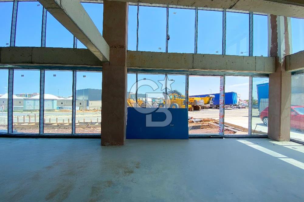 ATAŞEHİR FERHATPAŞA'DA 2.200 M2 KİRALIK PLAZA