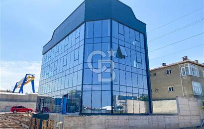 ATAŞEHİR FERHATPAŞA'DA 2.200 M2 KİRALIK PLAZA