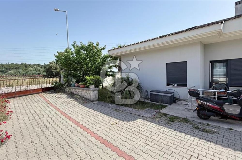 Urla Kent Sitesi'nde Full Deniz Manzaralı Köşe Satılık Villa