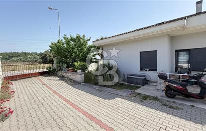 Urla Kent Sitesi'nde Full Deniz Manzaralı Köşe Satılık Villa