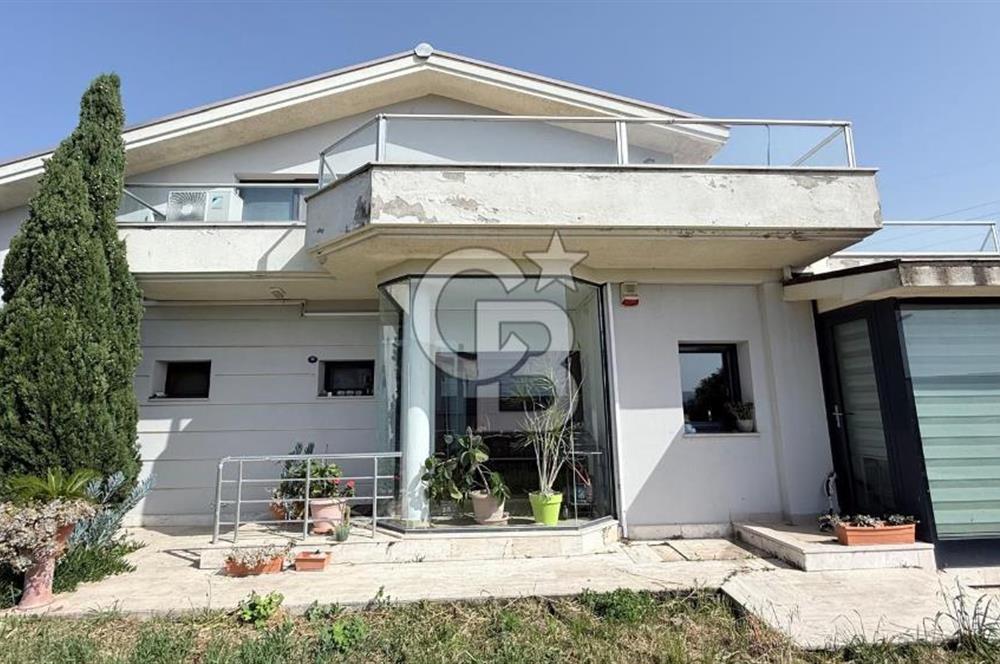 Urla Kent Sitesi'nde Full Deniz Manzaralı Köşe Satılık Villa