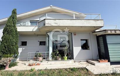 Urla Kent Sitesi'nde Full Deniz Manzaralı Köşe Satılık Villa