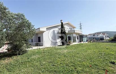 Urla Kent Sitesi'nde Full Deniz Manzaralı Köşe Satılık Villa