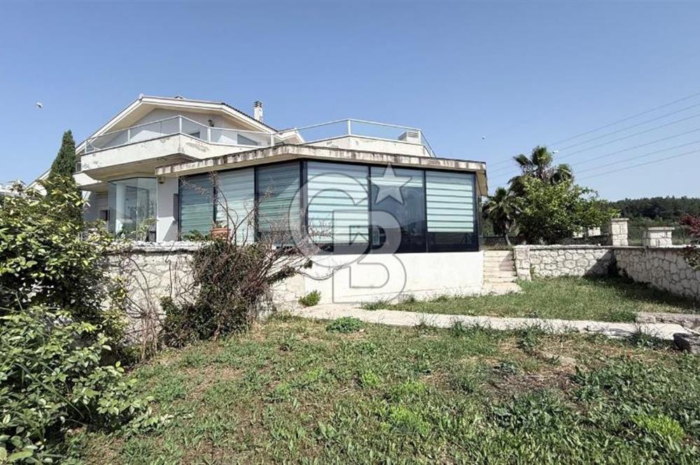 Urla Kent Sitesi'nde Full Deniz Manzaralı Köşe Satılık Villa