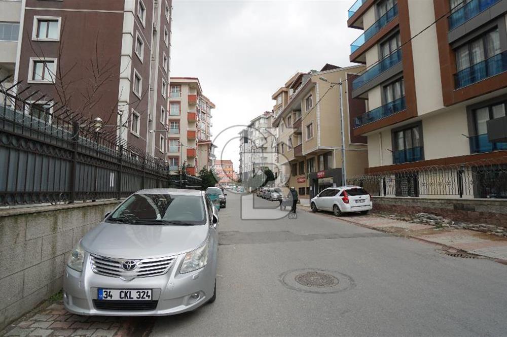 ümraniye inkılap mah. sitede 2 oda 1 salon 1 katta 85 m2 