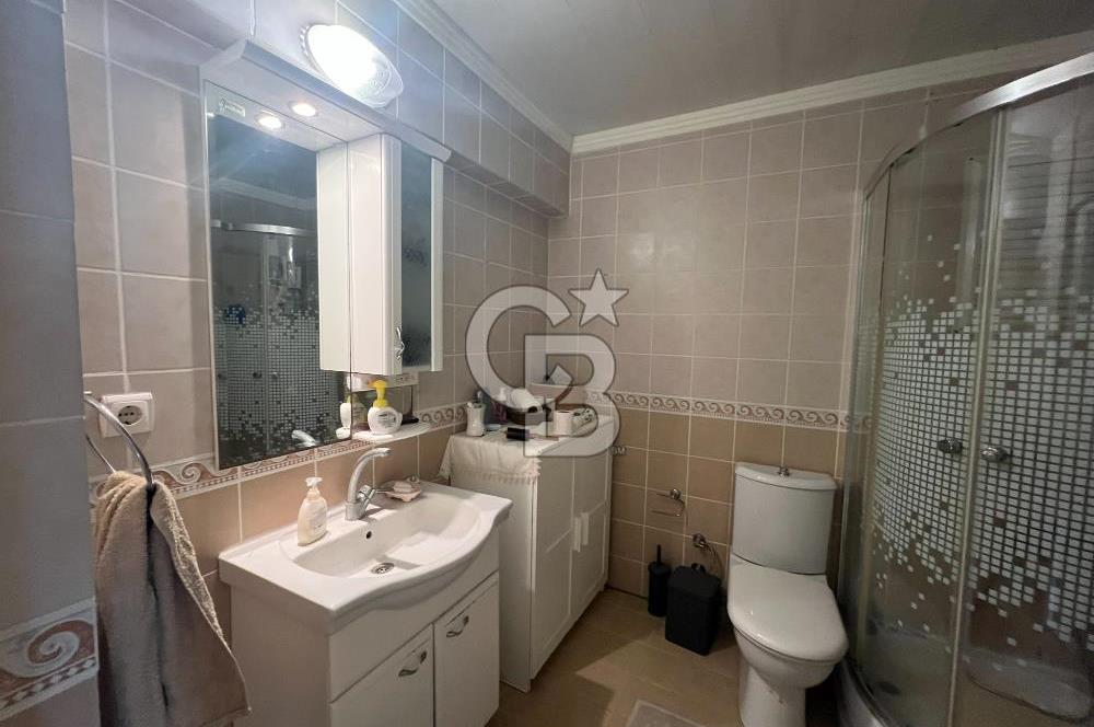 Kuşadası Merkezde Marina Yakını 3+1 Site içi Satılık Daire