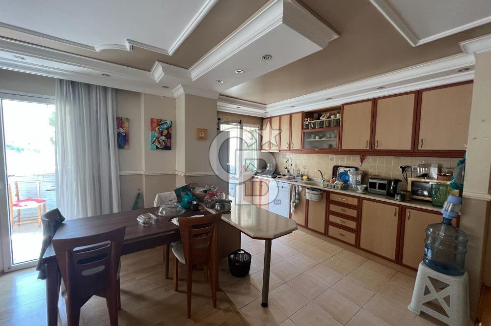 Kuşadası Merkezde Marina Yakını 3+1 Site içi Satılık Daire