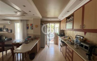 Kuşadası Merkezde Marina Yakını 3+1 Site içi Satılık Daire