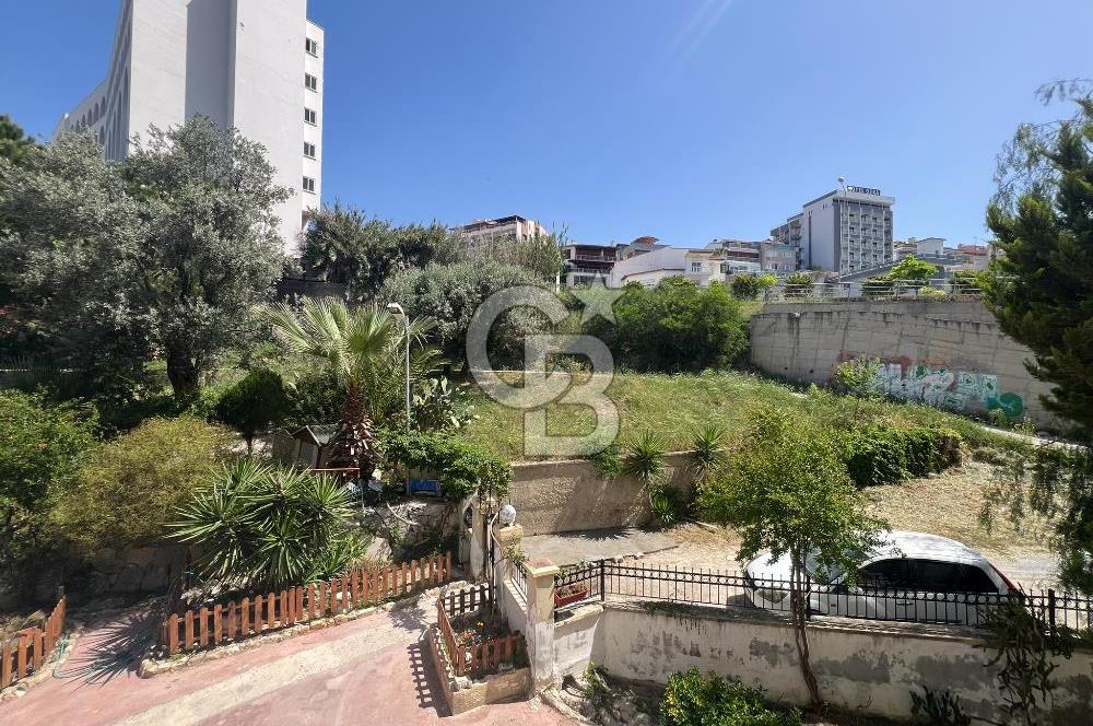 Kuşadası Merkezde Marina Yakını 3+1 Site içi Satılık Daire