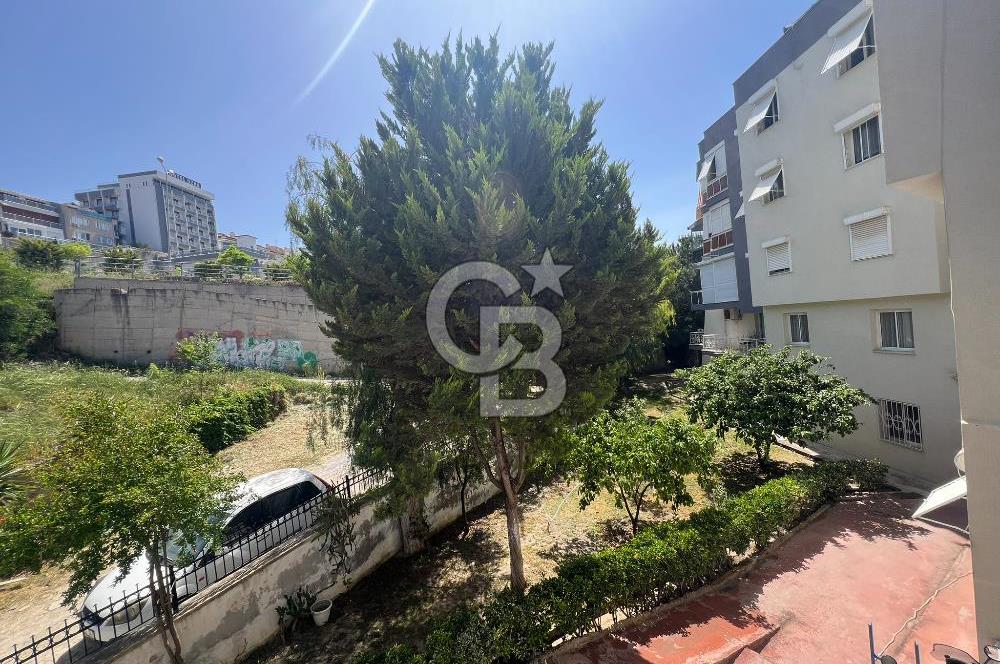 Kuşadası Merkezde Marina Yakını 3+1 Site içi Satılık Daire