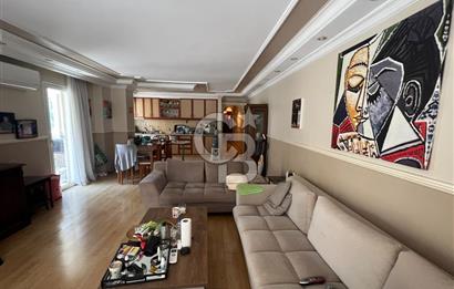 Kuşadası Merkezde Marina Yakını 3+1 Site içi Satılık Daire