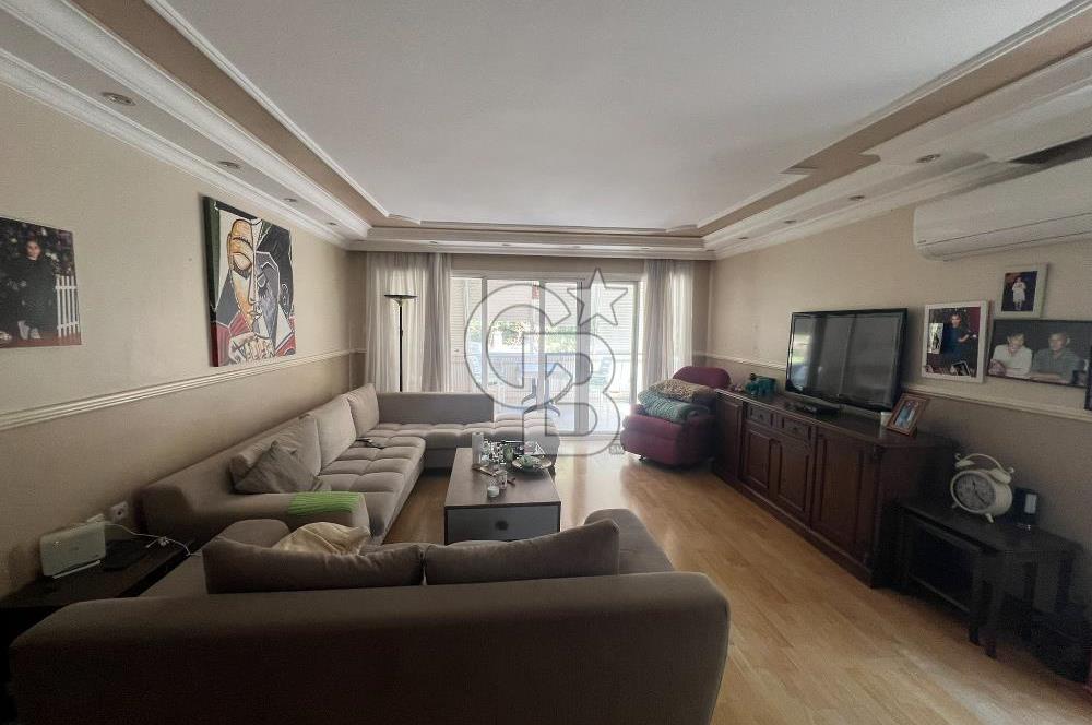 Kuşadası Merkezde Marina Yakını 3+1 Site içi Satılık Daire
