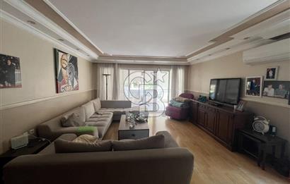 Kuşadası Merkezde Marina Yakını 3+1 Site içi Satılık Daire