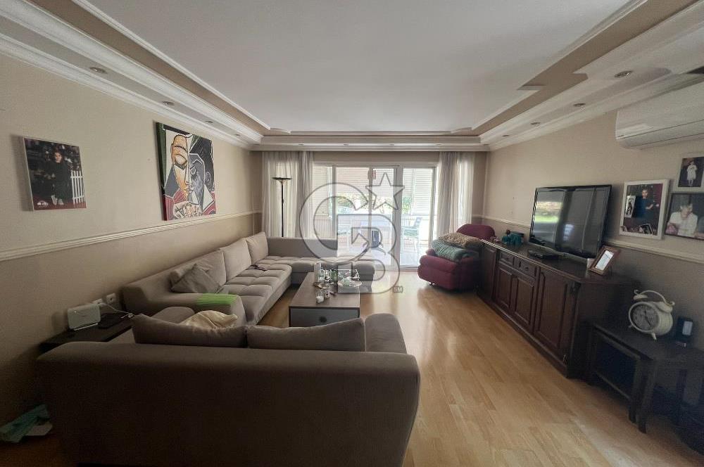 Kuşadası Merkezde Marina Yakını 3+1 Site içi Satılık Daire